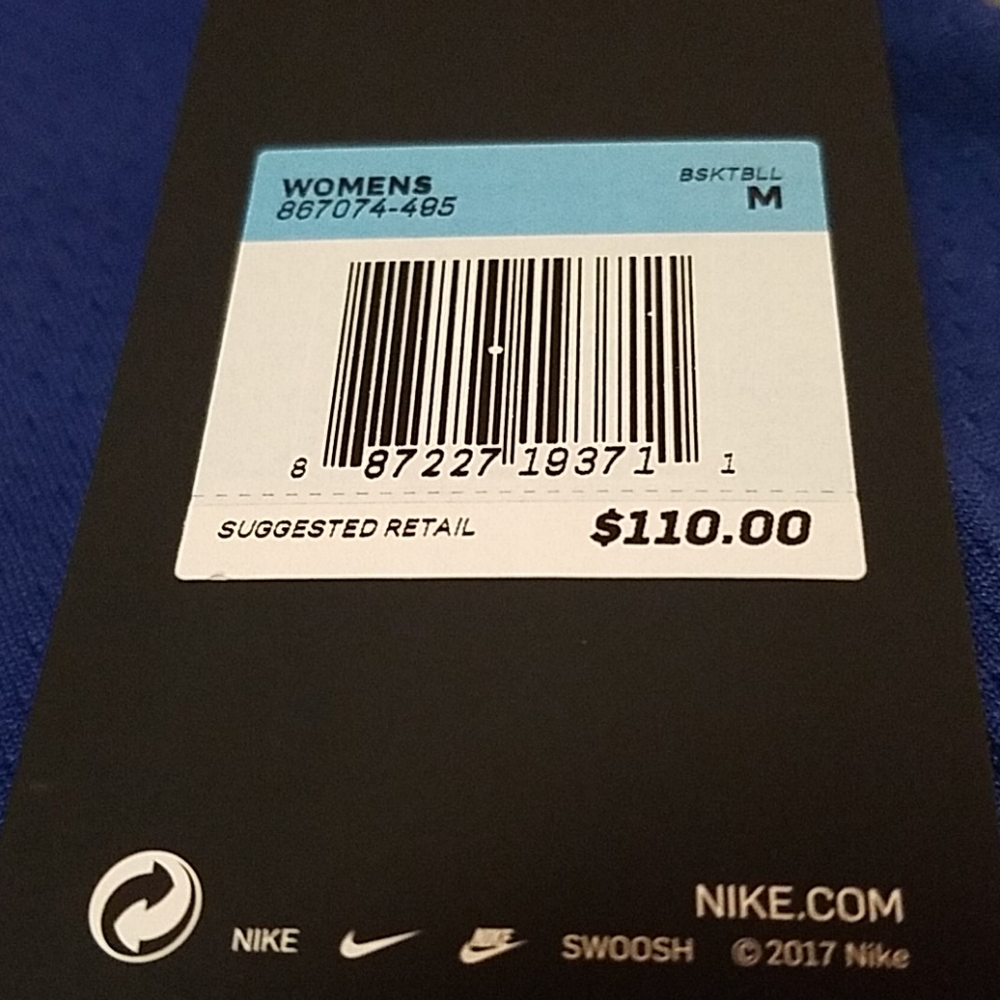 Wmns MEDIUM Nike " Porzingis" Basketball Jersey - Picture 5 of 9